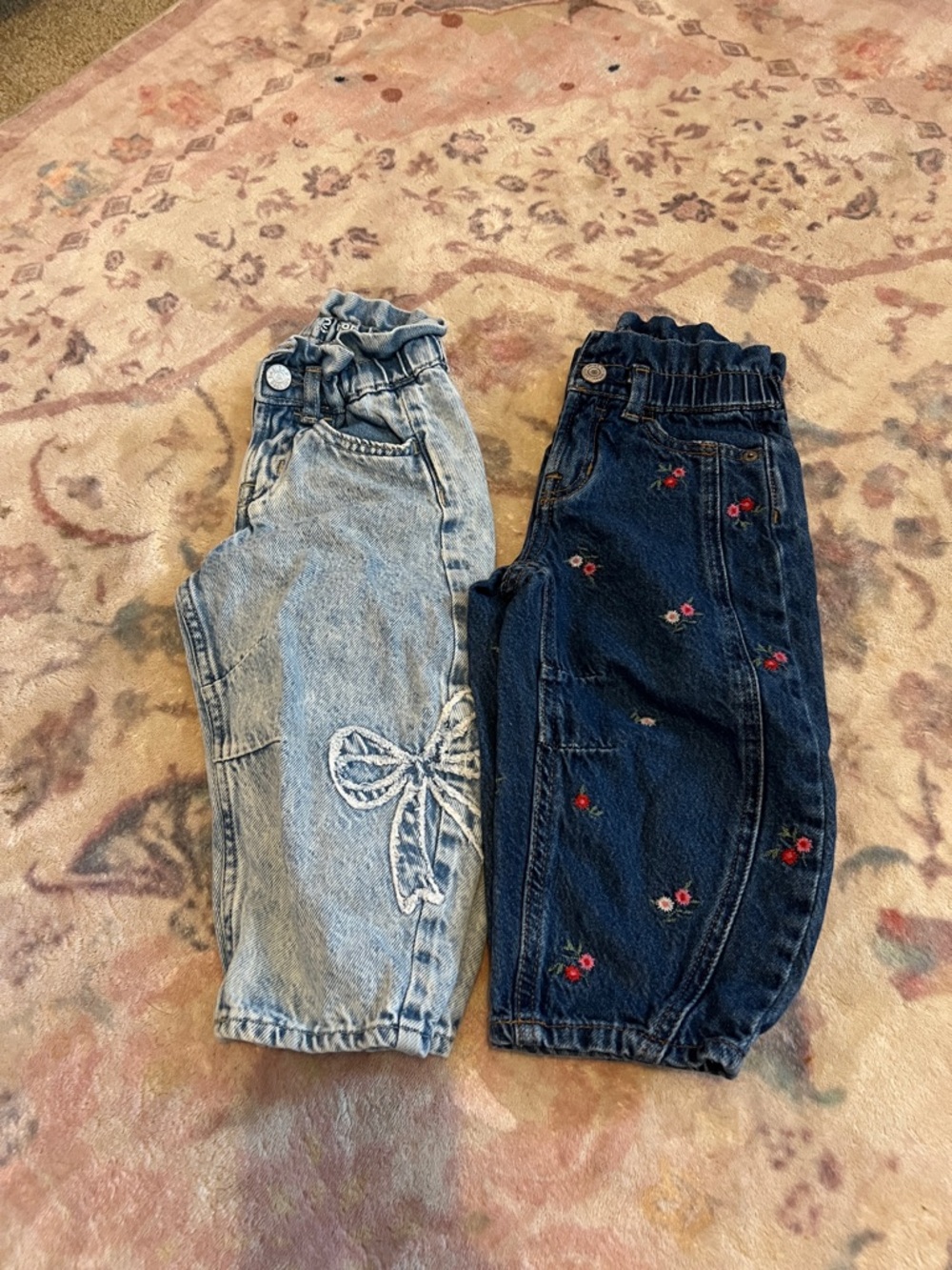 Toddler girl barrel jeans - bow and flower details